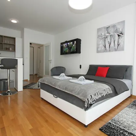 Moonstone 3 Apartment *
